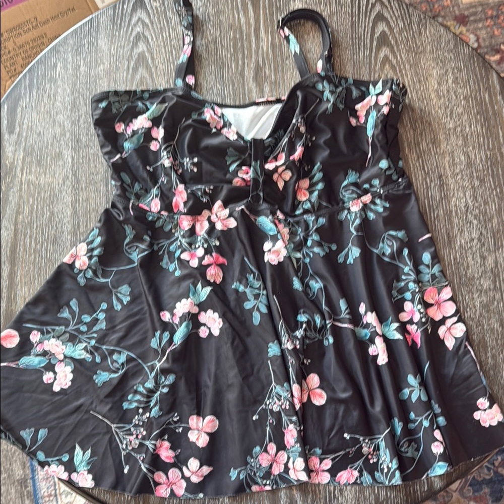 Elegant Floral Women's Tankini